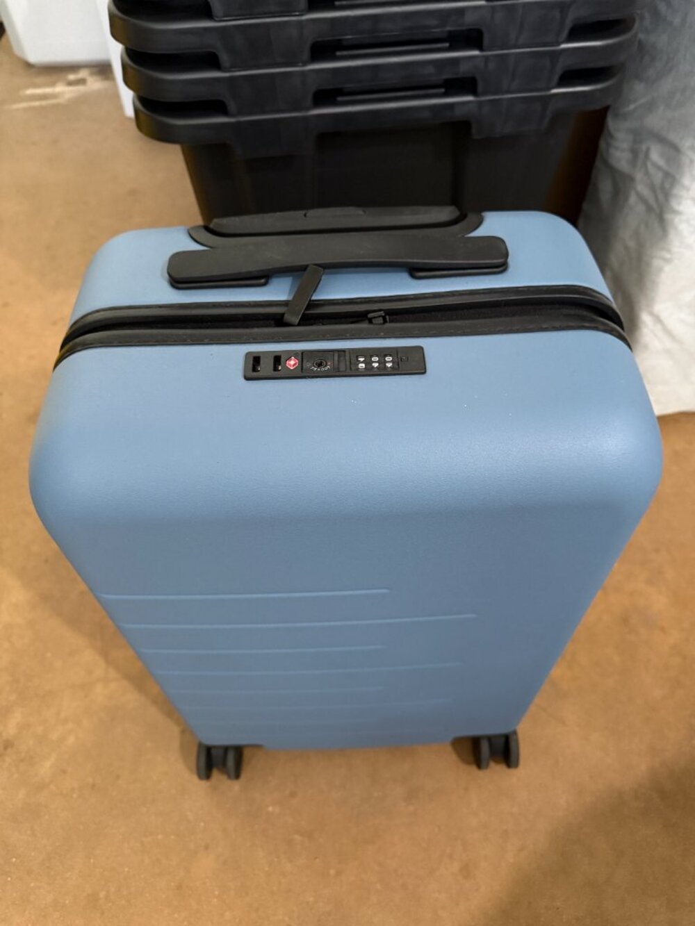 Quince Small Carry-On Suitcase Blue - Picture 6 of 8